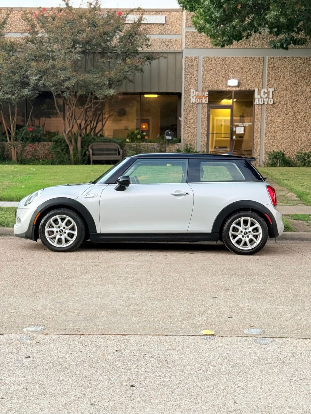 Vehicle photo