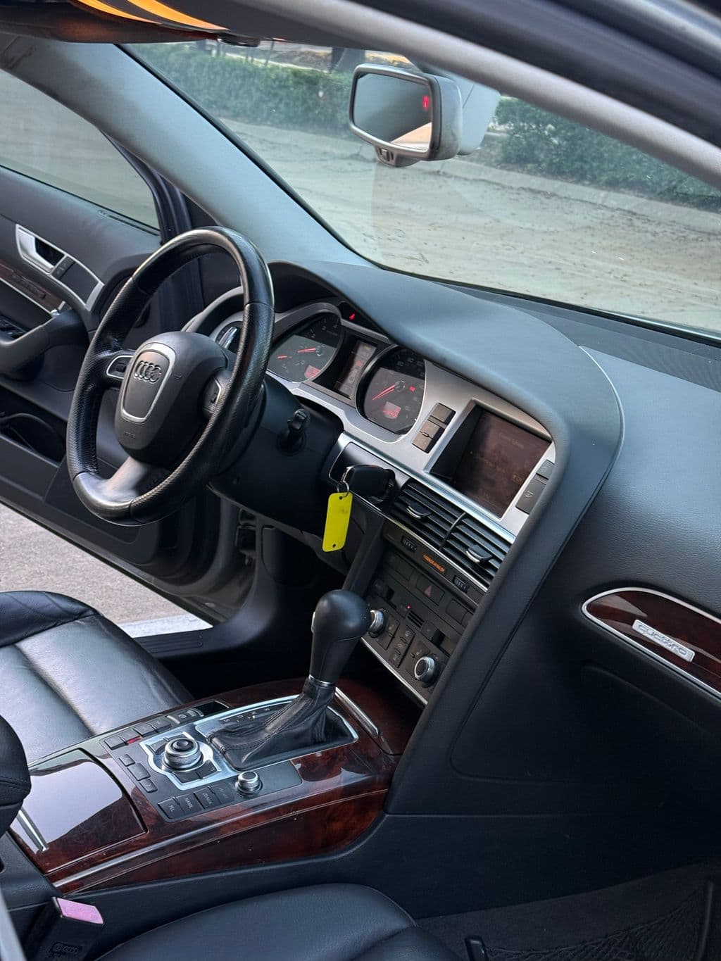 Vehicle photo