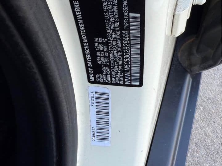 Vehicle photo