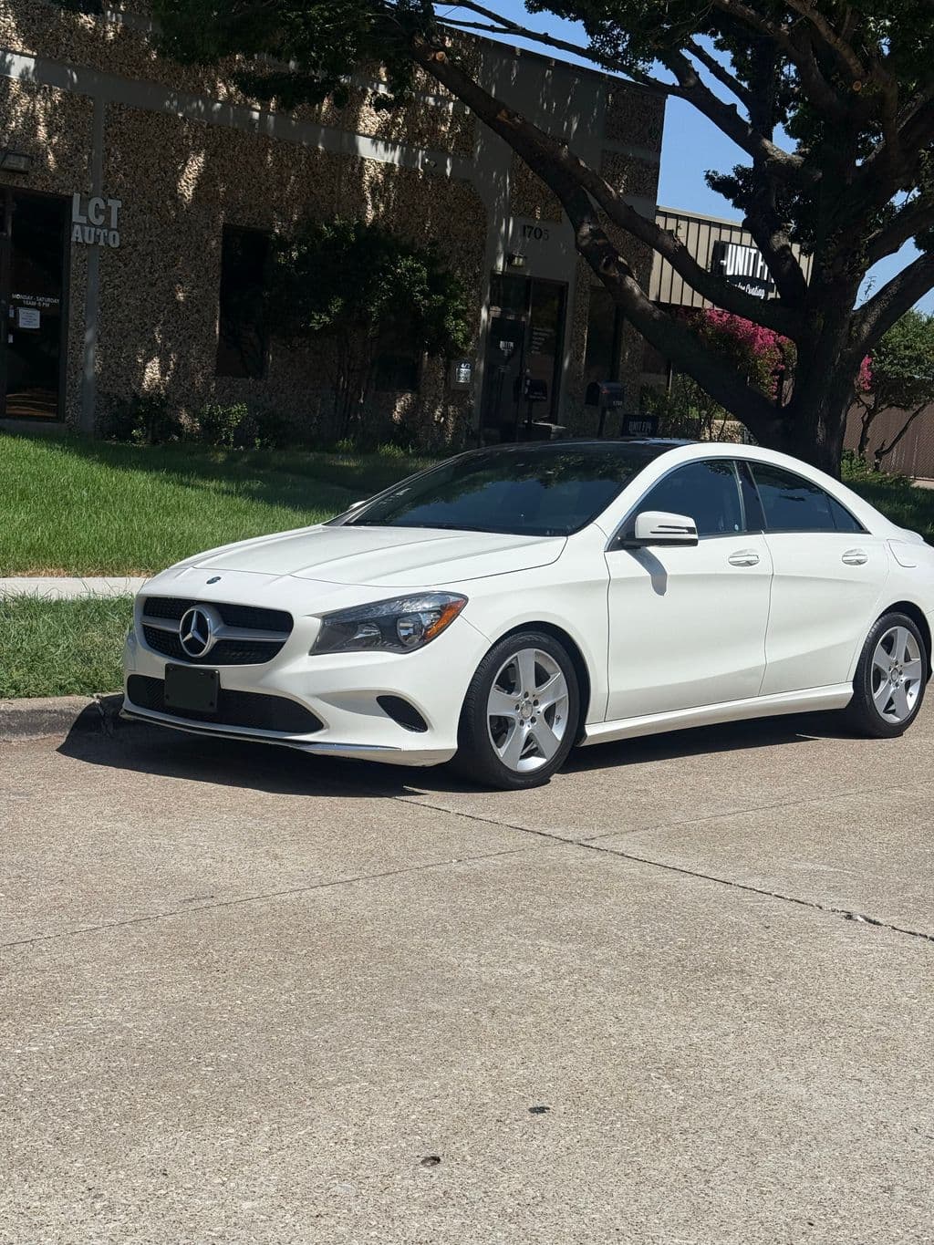 Vehicle photo