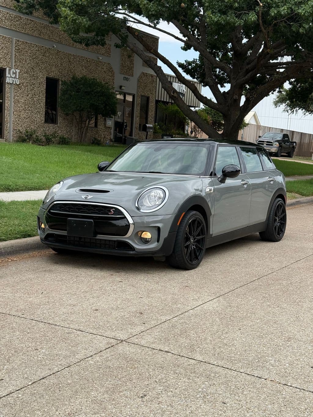 Vehicle photo