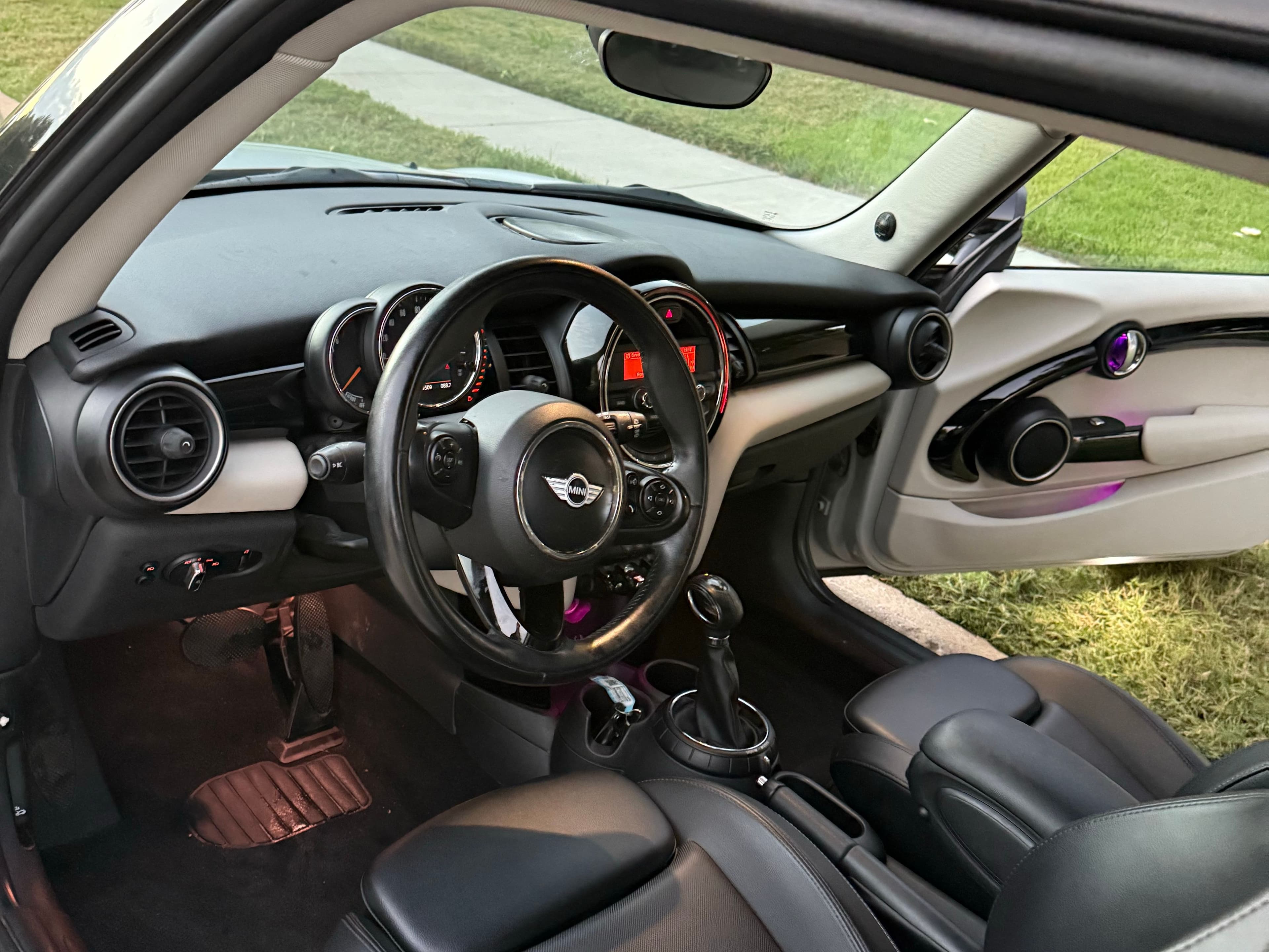 Vehicle photo